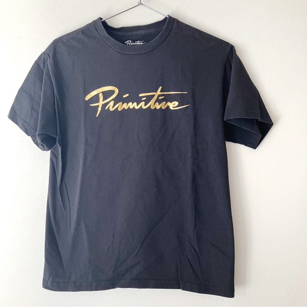 Primitive • Graphic Logo Tee in Black and Gold